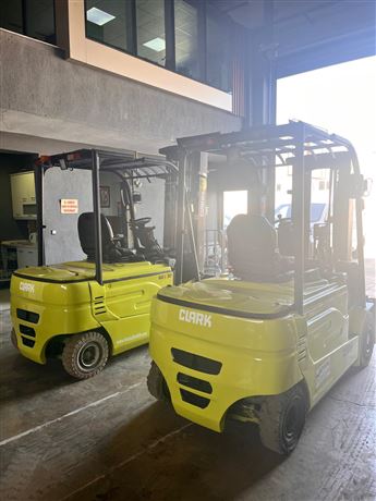 2017 MODEL CLARK MARKA GEX30 SERİSİ 3 TON TPX 5.50M ASANSÖRLÜ AKÜLÜ FORKLİFT